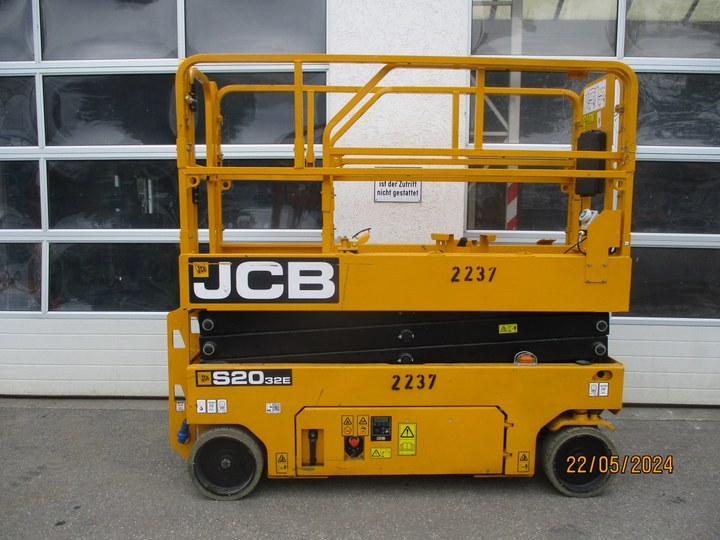 JCB Scherenarbeitsbühne S 2032 E